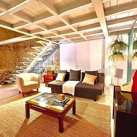 Lx Loft - For Couples In A Unique Neighborhood